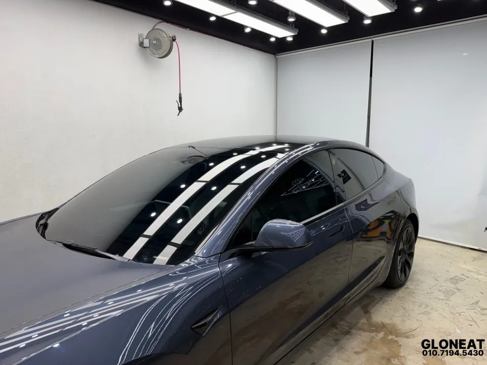 Tesla Model 3のカーフィルム施工事例|費用目安・仕上がり 施工写真 1-2