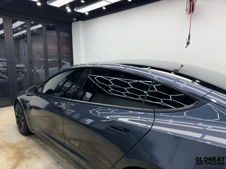 Tesla Model 3のカーフィルム施工事例|費用目安・仕上がり 施工写真 2-2