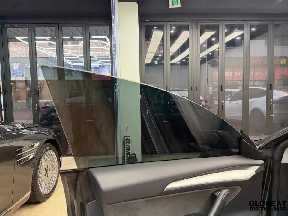Tesla Model 3のカーフィルム施工事例|費用目安・仕上がり 施工写真 2-3