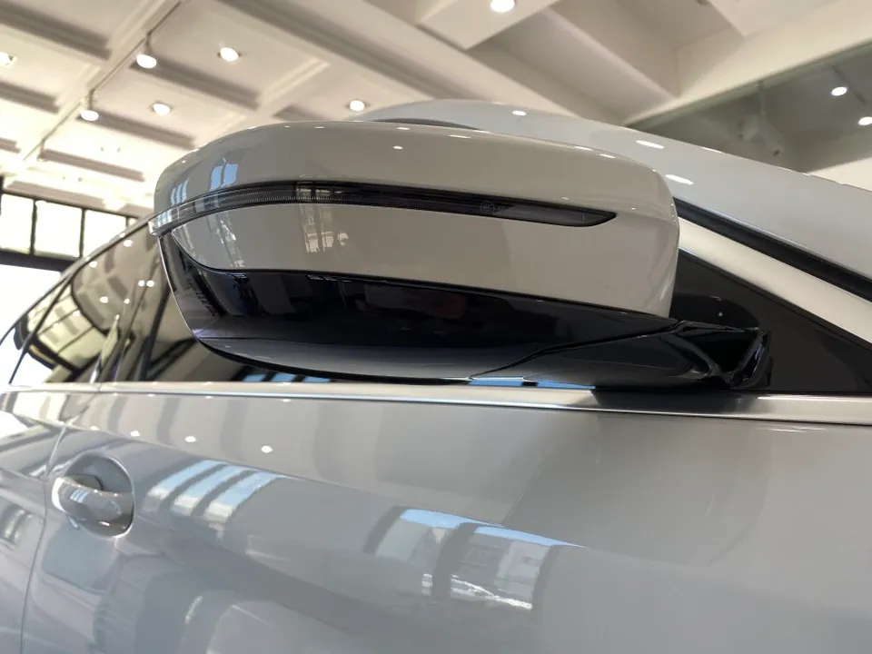 BMW 5 Series surround view camera - BMW 5 Series 360 Camera Review: Cost & Results photo 3