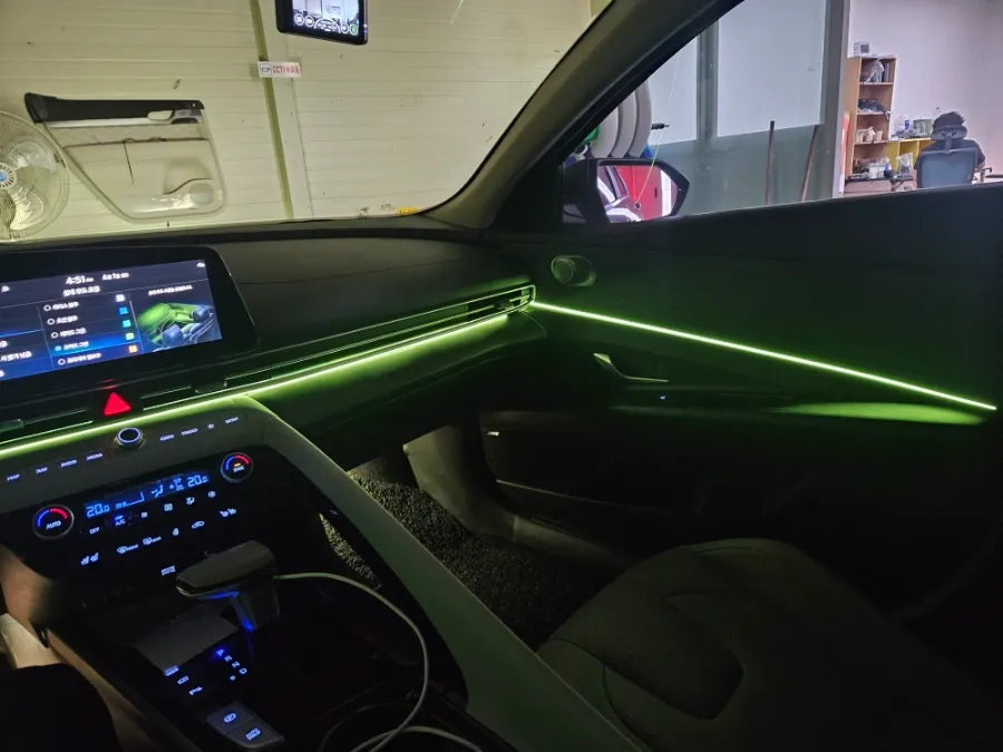 Hyundai Elantra CN7 ambient lighting - Hyundai Elantra Ambient Lighting Review - Enhanced Interior Mood photo 3