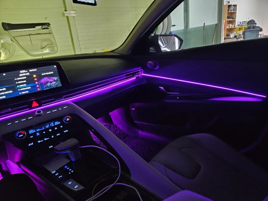 Hyundai Elantra CN7 ambient lighting - Hyundai Elantra Ambient Lighting Review - Enhanced Interior Mood photo 4