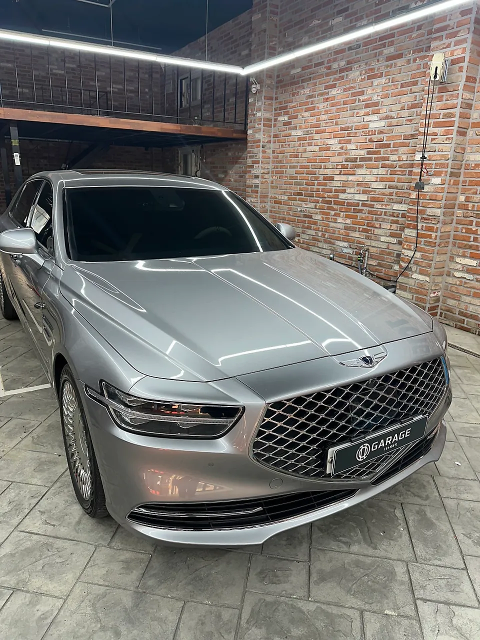 Genesis G90のカーラッピング事例 施工写真 2