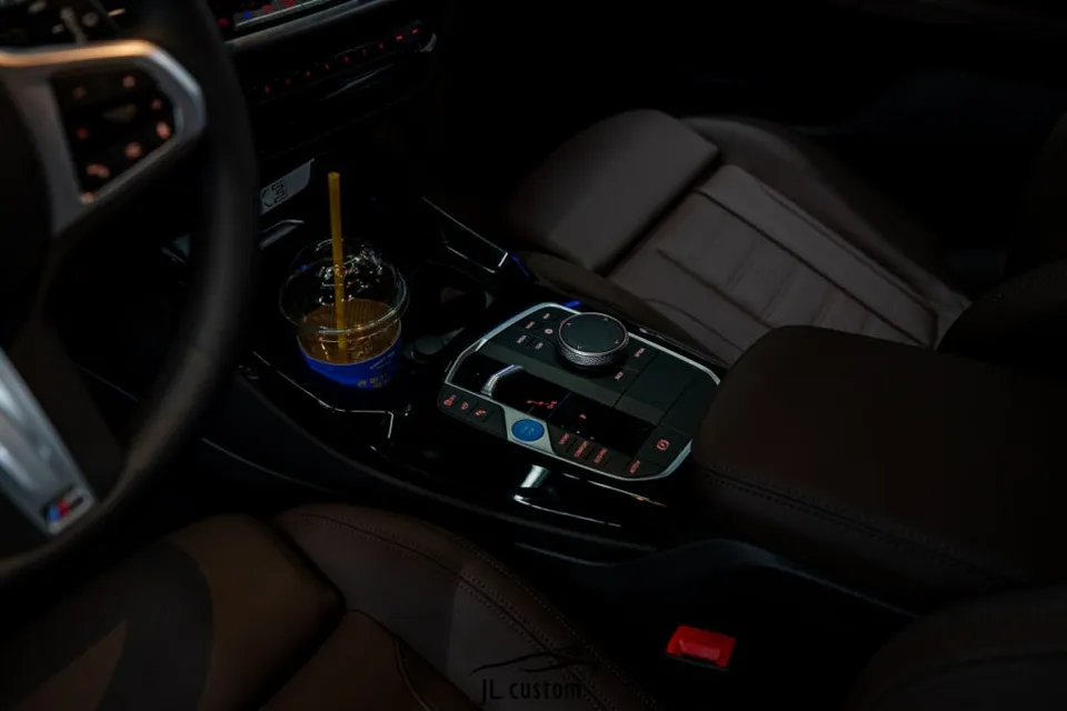 BMW iX3 ambient lighting - BMW iX3 Ambient Lighting Review: Cost & Results photo 6