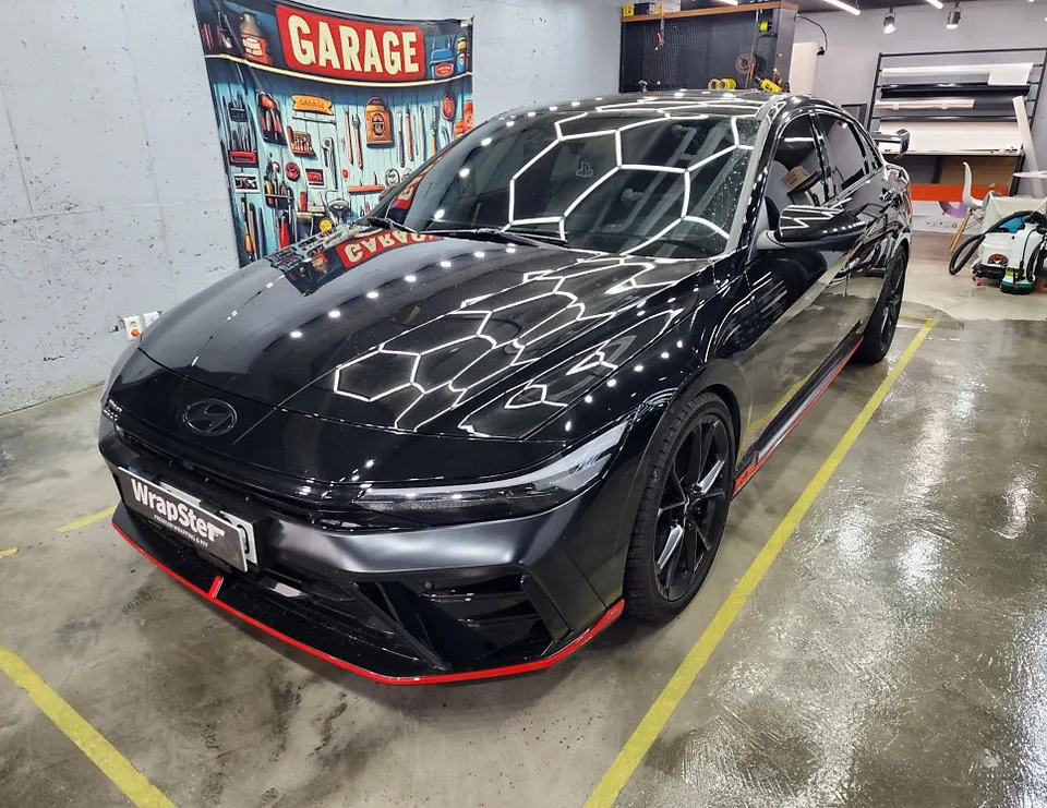 Hyundai Elantra Nのカーラッピング事例：メタルブロンズ 施工写真 2-2