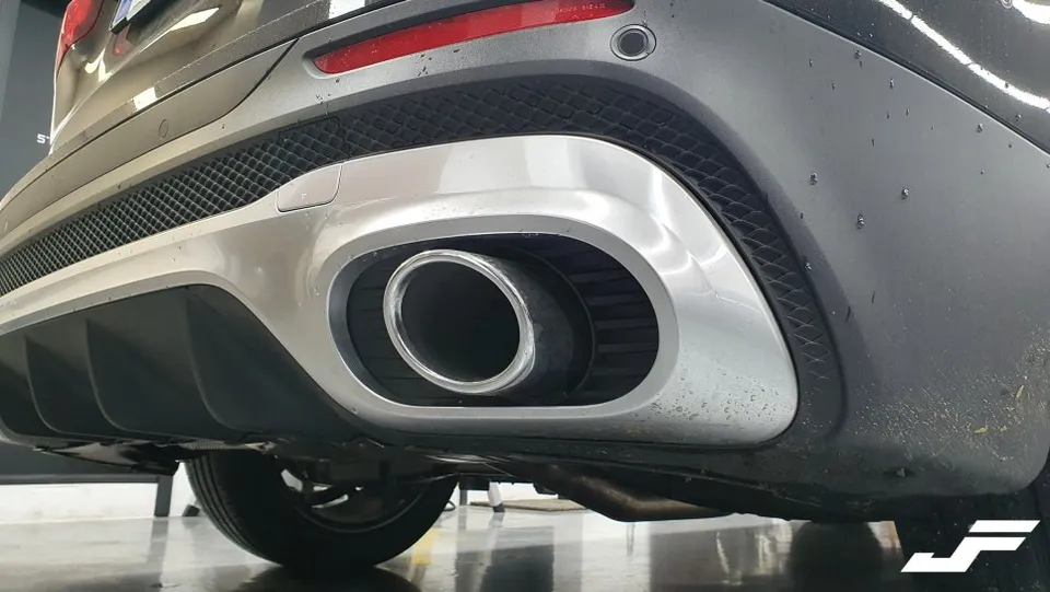 Mercedes-Benz GLBのカーラッピング事例|クロームパーツのカスタム 施工写真 3-2