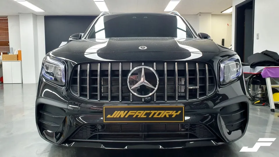 Mercedes-Benz GLBのカーラッピング事例|クロームパーツのカスタム 施工写真 1-3