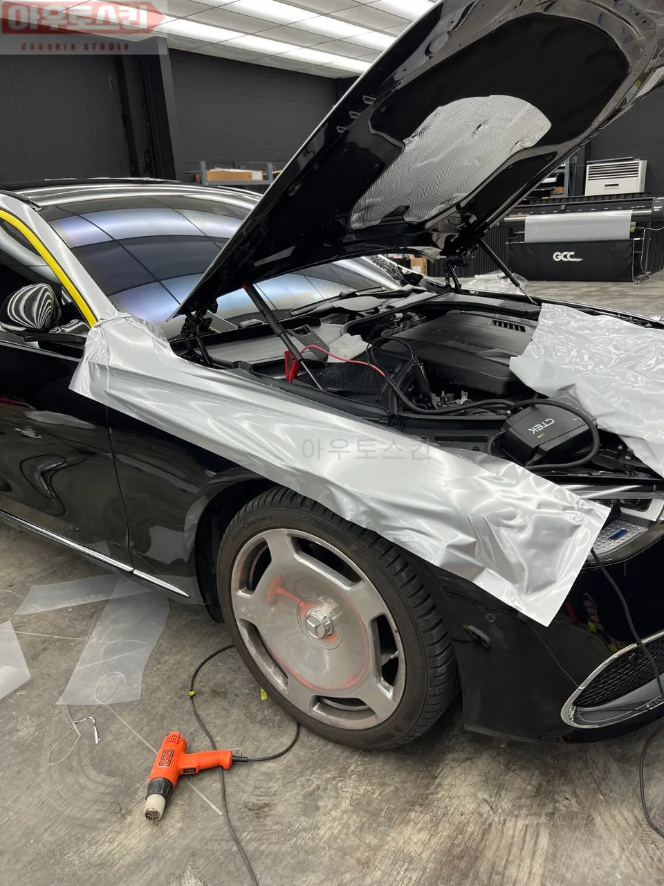 Mercedes-Benz S-Class Maybachのカーラッピング事例|費用目安・仕上がり 施工写真 1-3