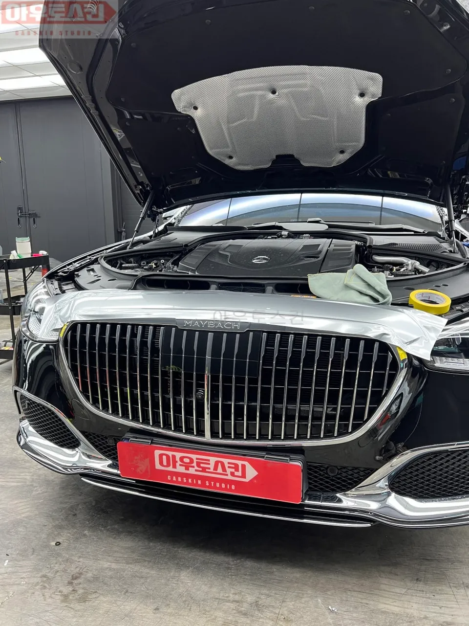 Mercedes-Benz S-Class Maybachのカーラッピング事例|費用目安・仕上がり 施工写真 2-3