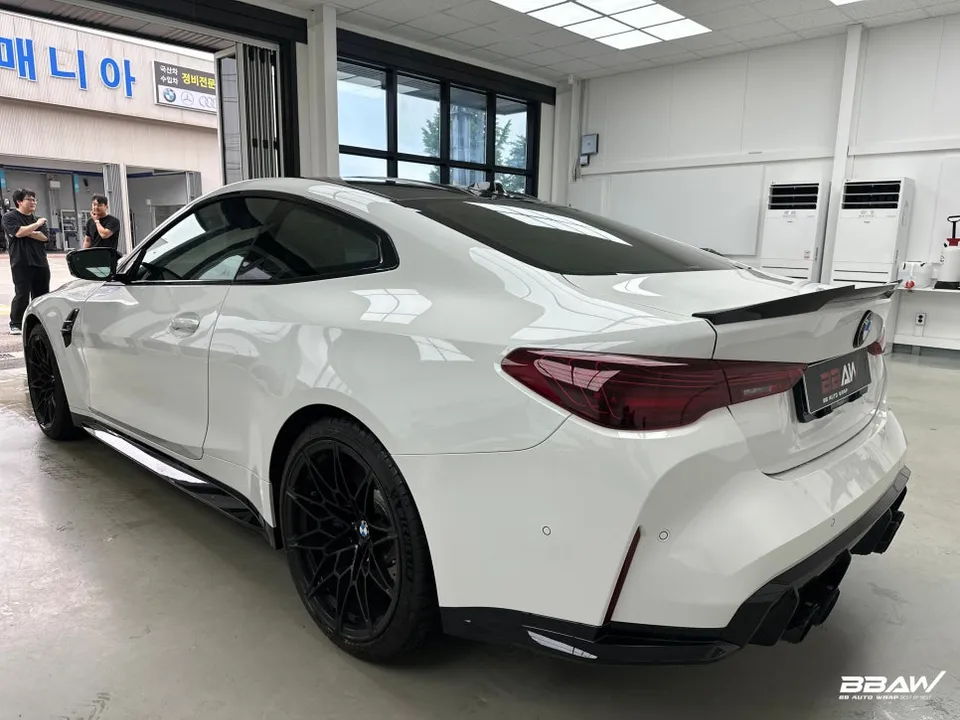 BMW M4 G82のカーラッピング事例｜費用目安・仕上がり 施工写真 3-1