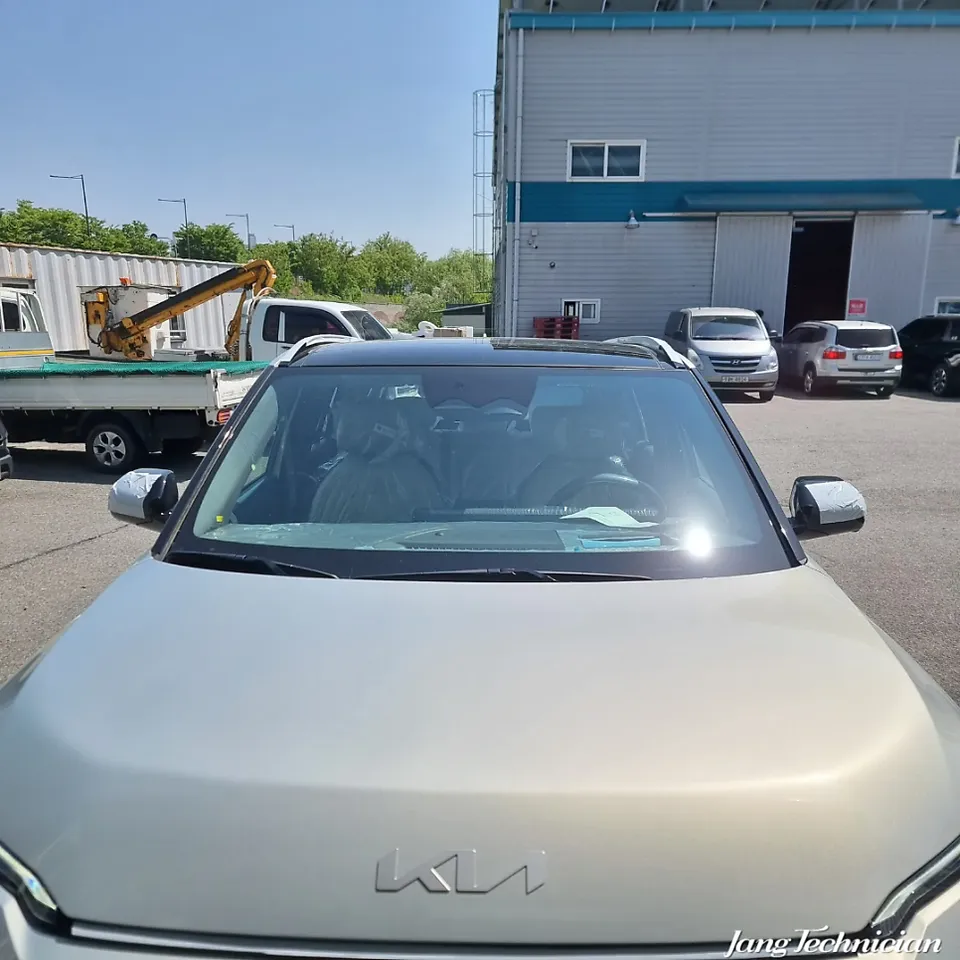 Kia EV3 window tinting - Kia EV3 Window Tinting Review: Blockbody Olla 28% Tint photo 6