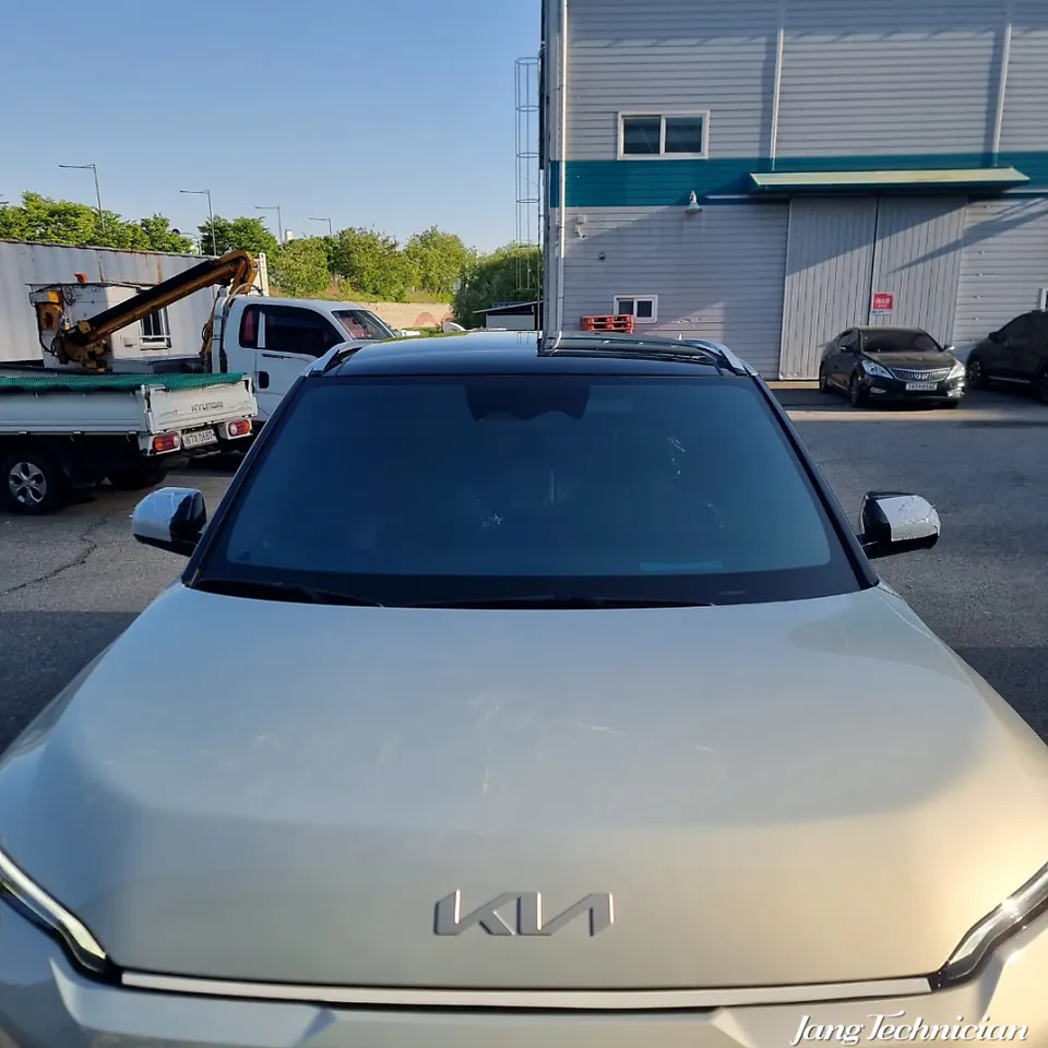 Kia EV3 window tinting - Kia EV3 Window Tinting Review: Blockbody Olla 28% Tint photo 7