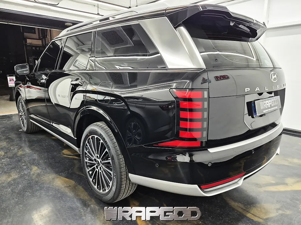 Hyundai Palisade LX3 vinyl wrap - Hyundai Palisade LX3 Vinyl Wrap Review: Chrome Delete & Wheel Ref photo 4