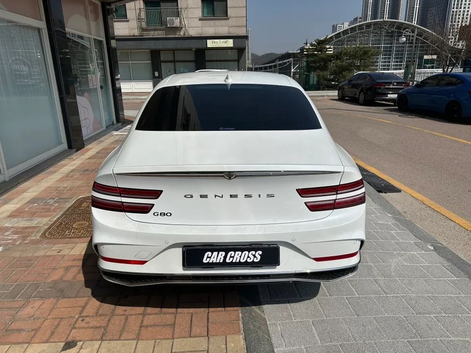 Genesis G80 vinyl wrap - Genesis G80 Vinyl Wrap Review: Interior Upgrade photo 4