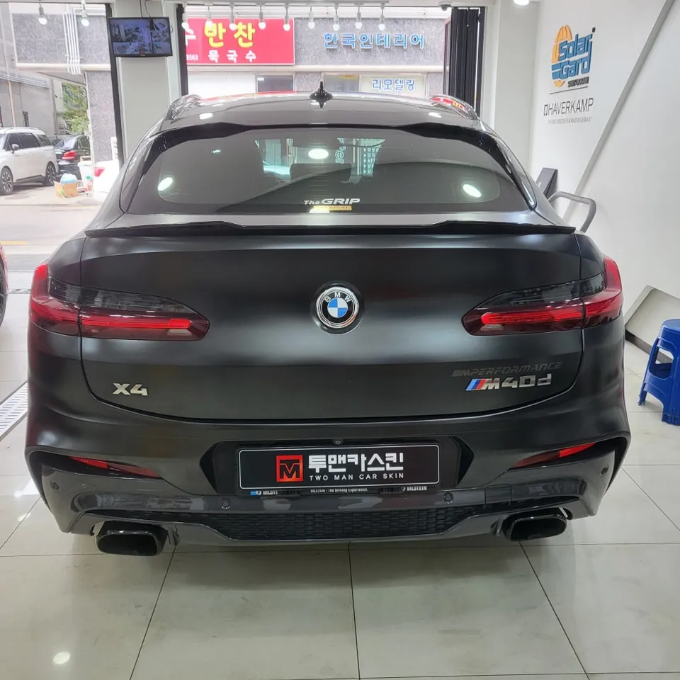 BMW X4 vinyl wrap - BMW X4 Vinyl Wrap Review: Porsche GT Silver Color Change photo 5