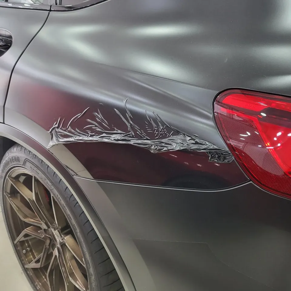 BMW X4のカーラッピング事例 施工写真 3-2