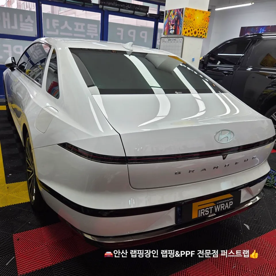 Hyundai Grandeur GN7のカーラッピング事例|費用目安・仕上がり 施工写真 3-2