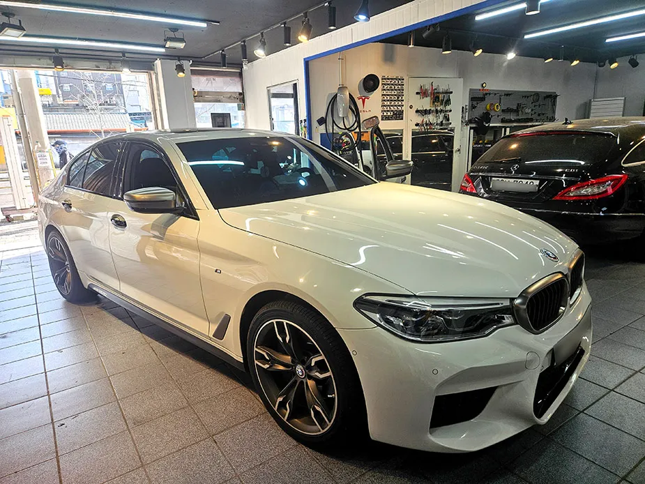 BMW 5 Series G30 Steering Wheel Customization Review