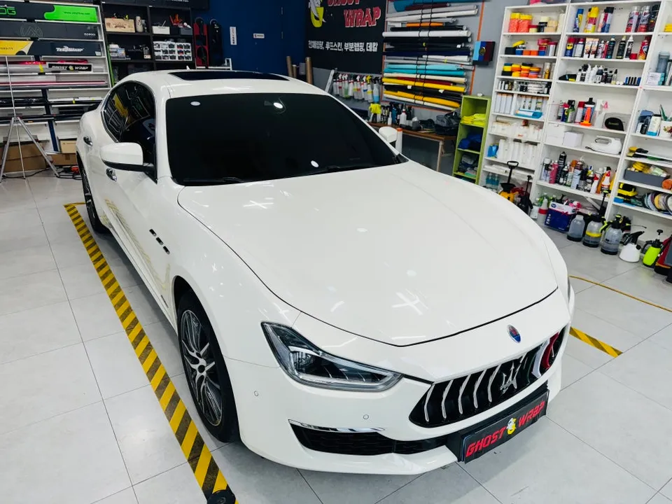 Maserati Ghibliのカーラッピング事例|費用目安・仕上がり 施工写真 2-1