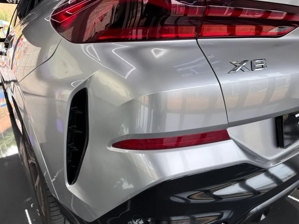 BMW X6のカーラッピング事例｜費用目安・仕上がり 施工写真 3-3