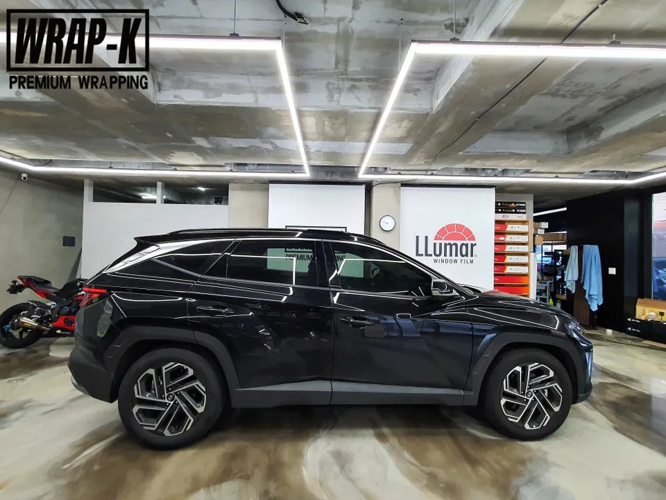 Hyundai Tucson NX4 vinyl wrap - Hyundai Tucson NX4 Vinyl Wrap Review: Black Edition Transformatio photo 3