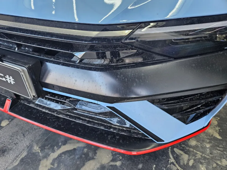 Hyundai Elantra Nのガラスコーティング事例|費用目安・仕上がり 施工写真 1-2