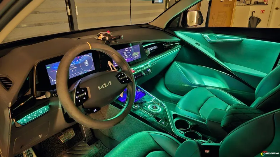 Kia Niro SG2 ambient lighting - Kia Niro Ambient Lighting Review: Custom Moldings for Enhanced Mo photo 4