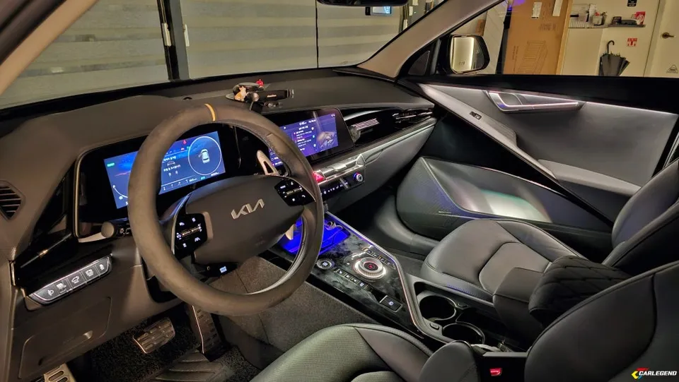 Kia Niro SG2 ambient lighting - Kia Niro Ambient Lighting Review: Custom Moldings for Enhanced Mo photo 5