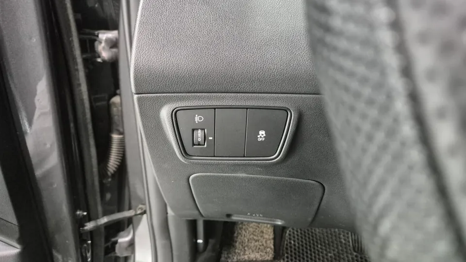 Hyundai Tucson NX4 oem options - Hyundai Tucson NX4 Power Tailgate Review — Cost & Results photo 4
