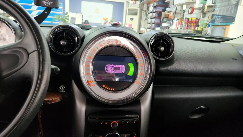 MINI Countryman R60のカーオーディオ施工事例 施工写真 1-1