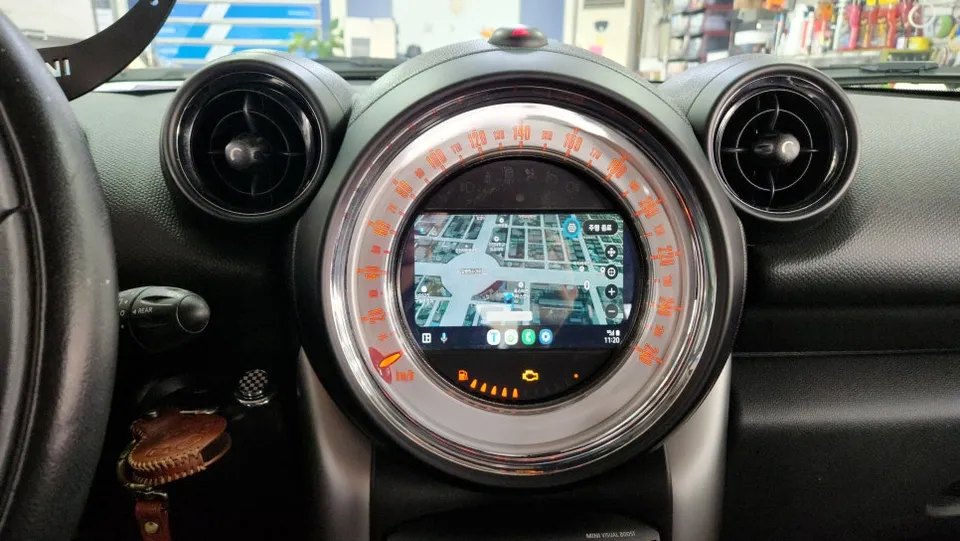 MINI Countryman R60のカーオーディオ施工事例 施工写真 3-2
