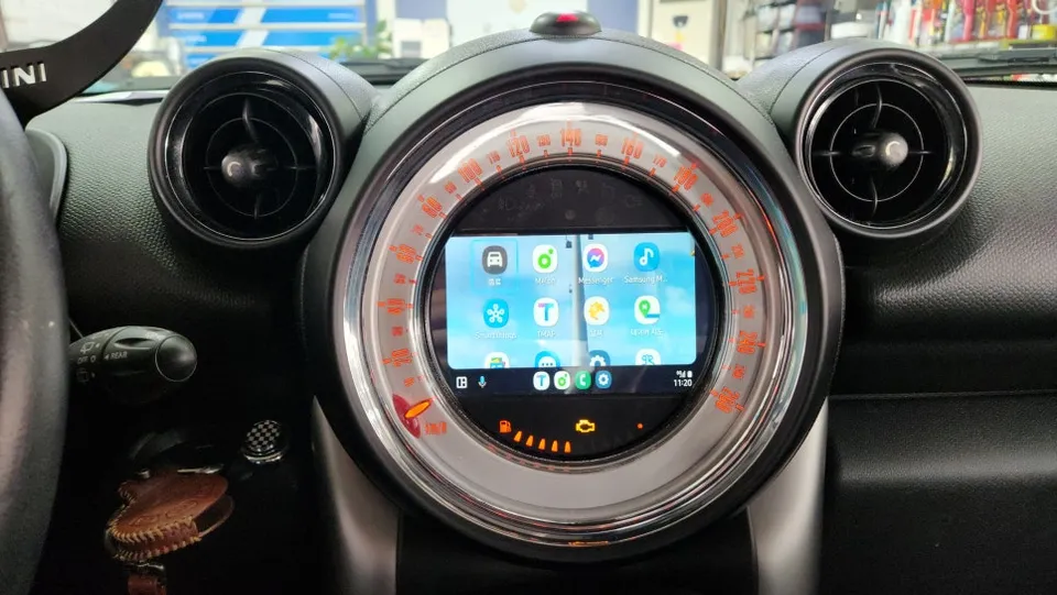 MINI Countryman R60のカーオーディオ施工事例 施工写真 1-3