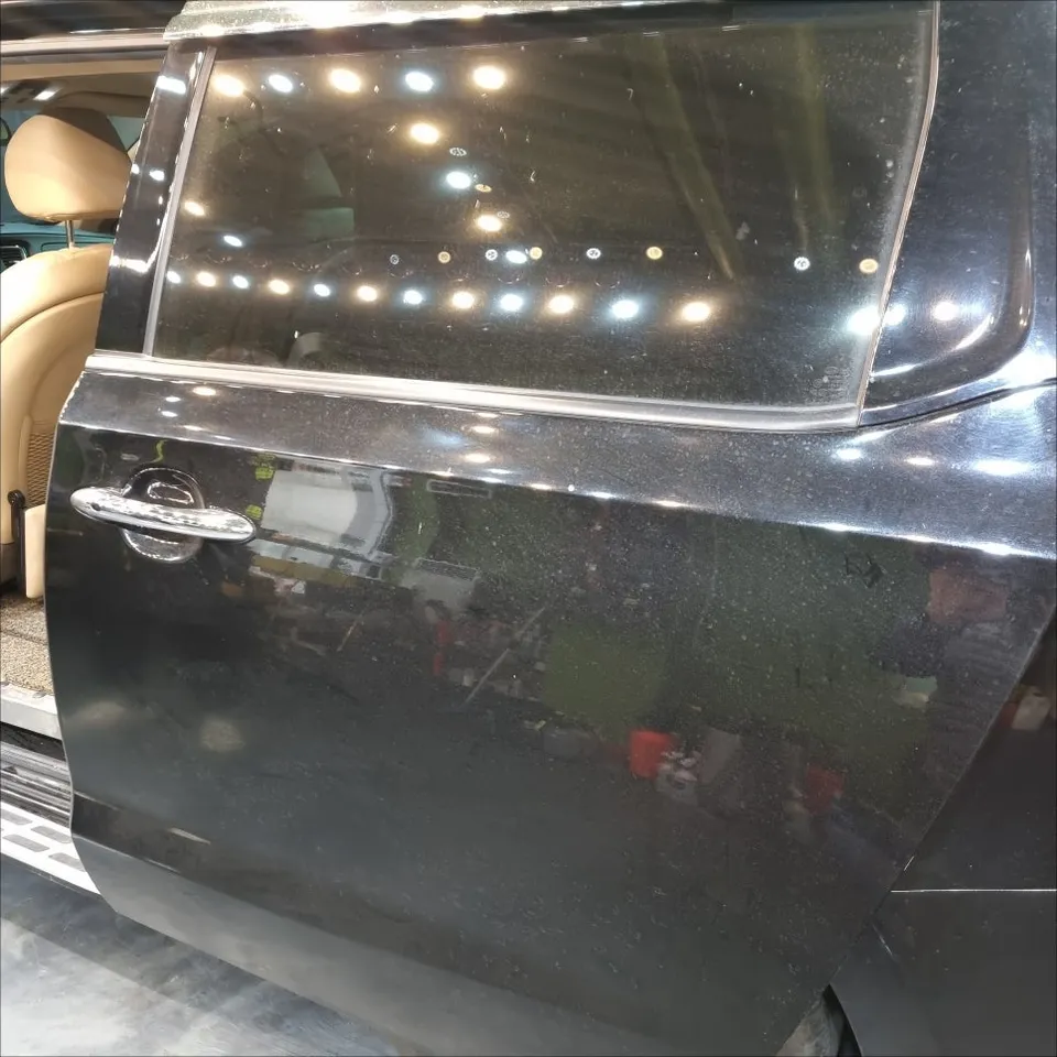 Kia Carnivalのガラスコーティング事例|費用目安と仕上がり 施工写真 2-1