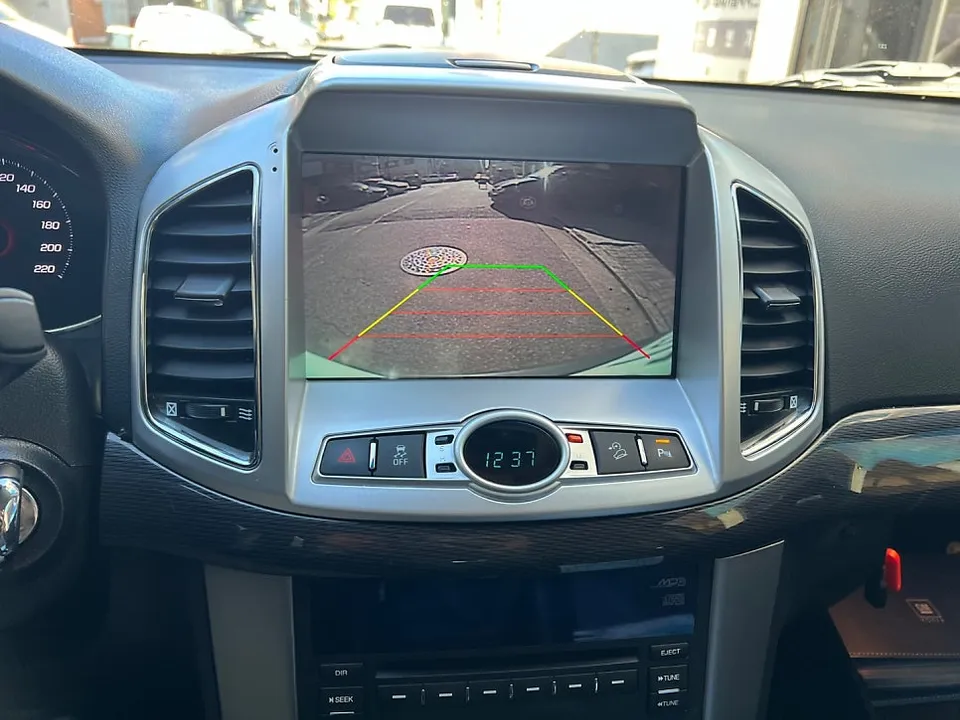 Chevrolet CaptivaのAndroid Auto・CarPlay取付事例 施工写真 1-3