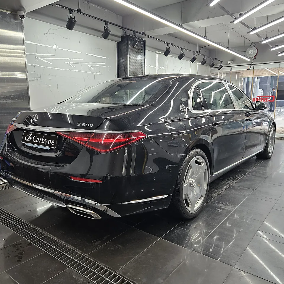 Mercedes-Benz Maybach S580のカーラッピング事例｜費用目安・仕上がり 施工写真 3-1