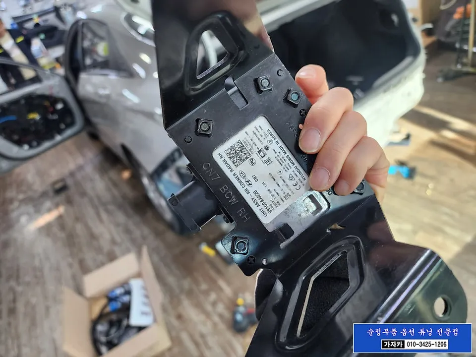 Hyundai Elantra CN7 oem options - Hyundai Elantra CN7 OEM Options Review — Safety Upgrade photo 4