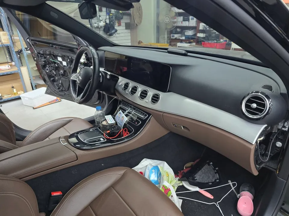 Mercedes-Benz E-Class W213 ambient lighting - Mercedes-Benz E-Class W213 Ambient Lighting Review — Enhanced Int photo 3