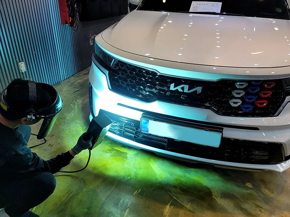 Kia Sorentoのガラスコーティング事例 施工写真 3-2
