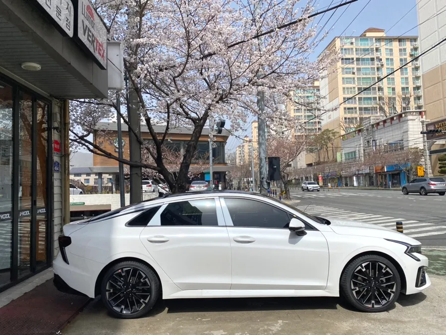 Kia K5 window tinting - Kia K5 Window Tinting Review: Lumar Vertus 900 Installation photo 4