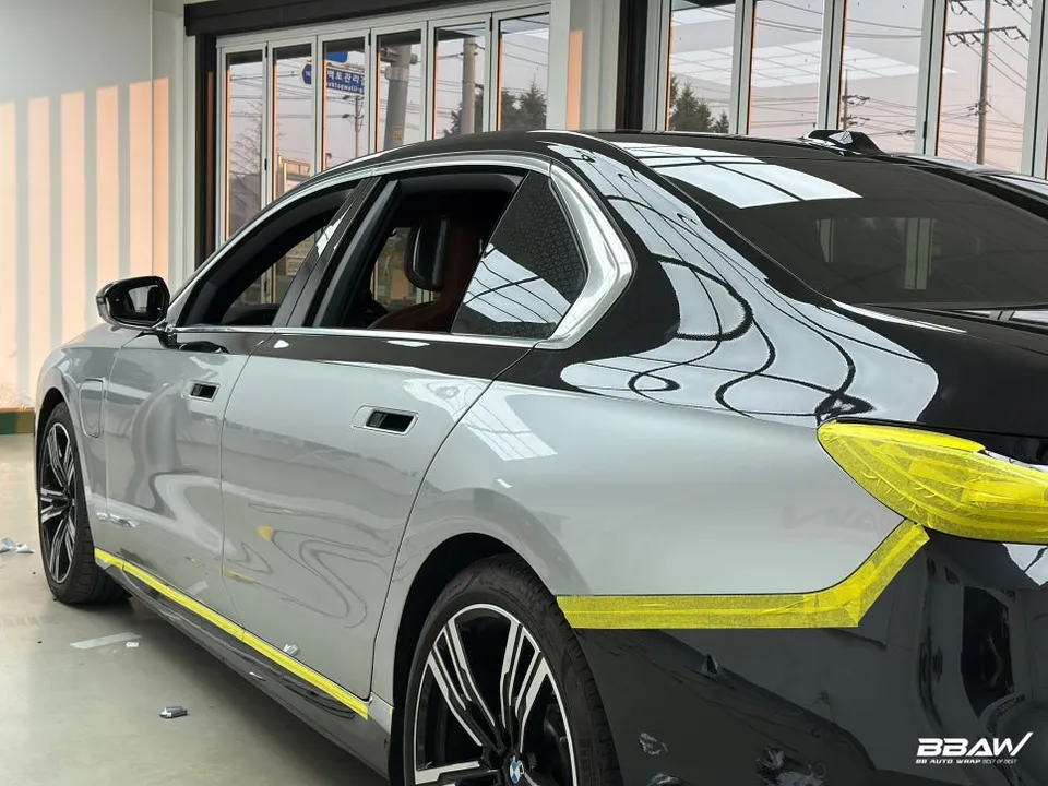 BMW 7 Seriesのカーラッピング事例｜費用目安・仕上がり 施工写真 1-2