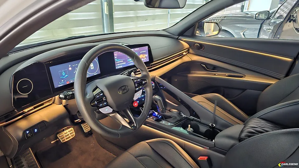 Hyundai Elantra ambient lighting - Hyundai Elantra Ambient Lighting Review — Enhanced Interior Mood photo 5