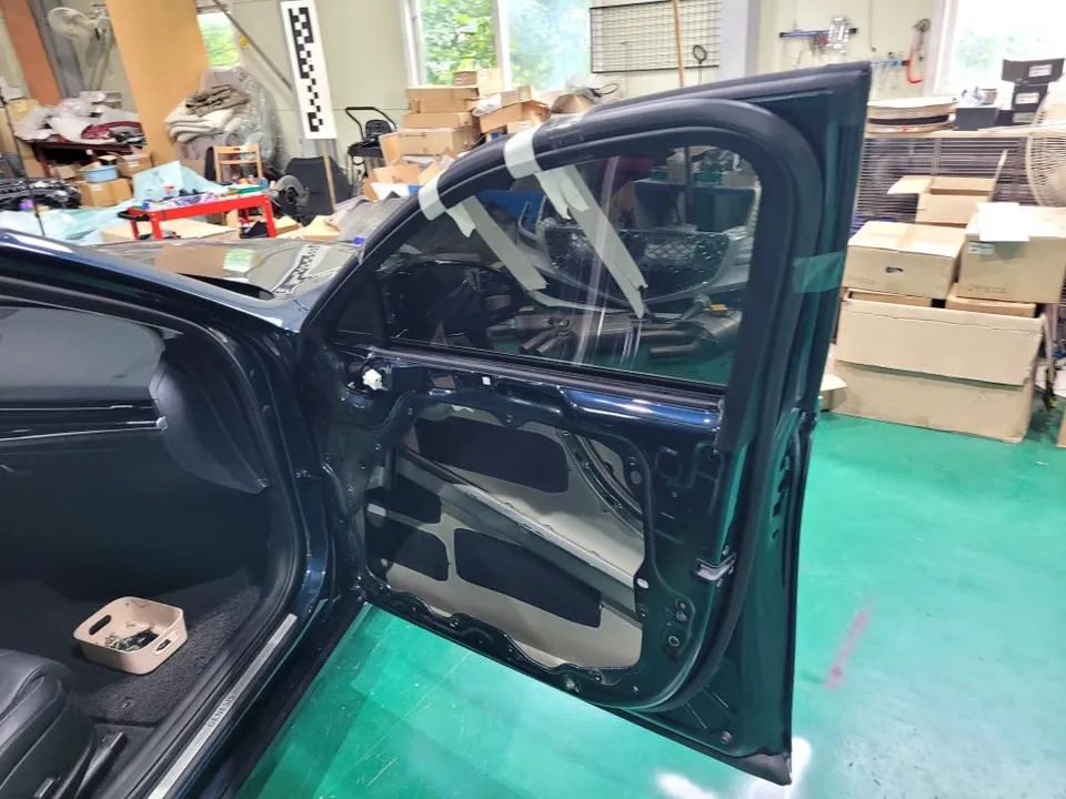 Genesis G80 oem options - Genesis G80 Factory Option: Soft Closing Doors Review photo 3