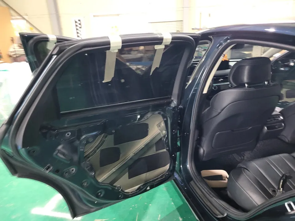 Genesis G80 oem options - Genesis G80 Factory Option: Soft Closing Doors Review photo 4