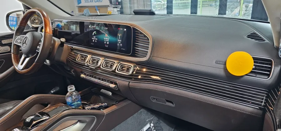Mercedes-Benz GLS ambient lighting - Mercedes-Benz GLS Ambient Lighting Review: Cost & Results photo 4