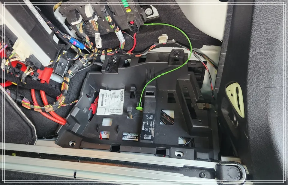 BMW 5 Series dash cam navigation - BMW 5 Series Dashcam & Navigation Installation Review photo 3