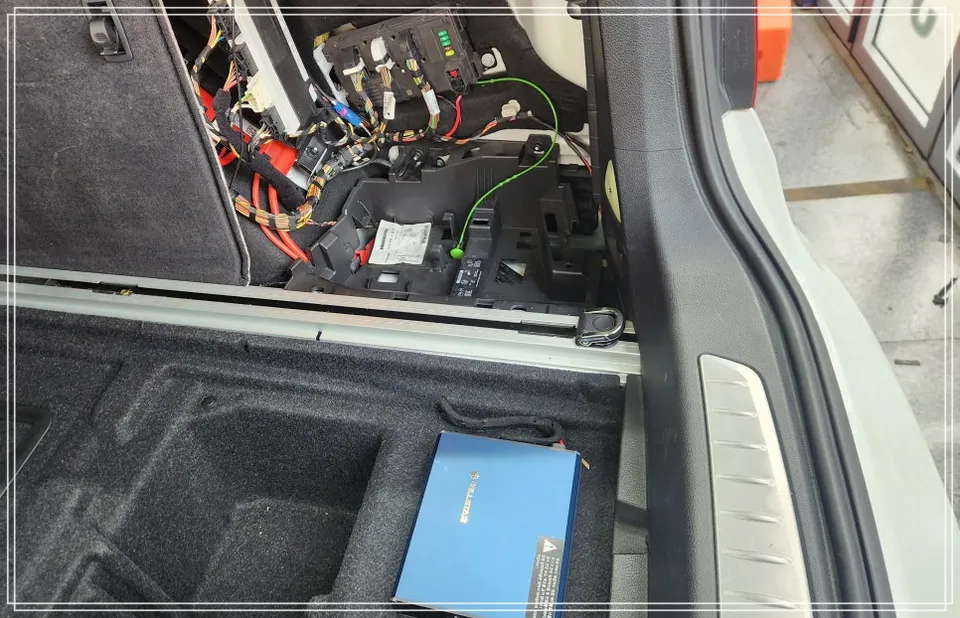BMW 5 Series dash cam navigation - BMW 5 Series Dashcam & Navigation Installation Review photo 4