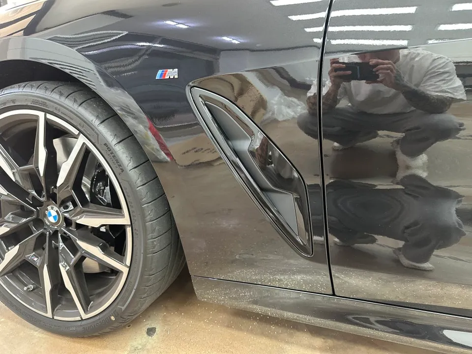 BMW 8 Seriesのカーラッピング事例｜費用目安・仕上がり 施工写真 1-2