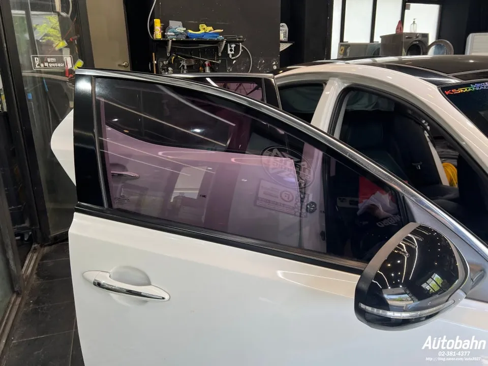Kia K5のカーフィルム施工事例|断熱・反射フィルム 施工写真 1-2