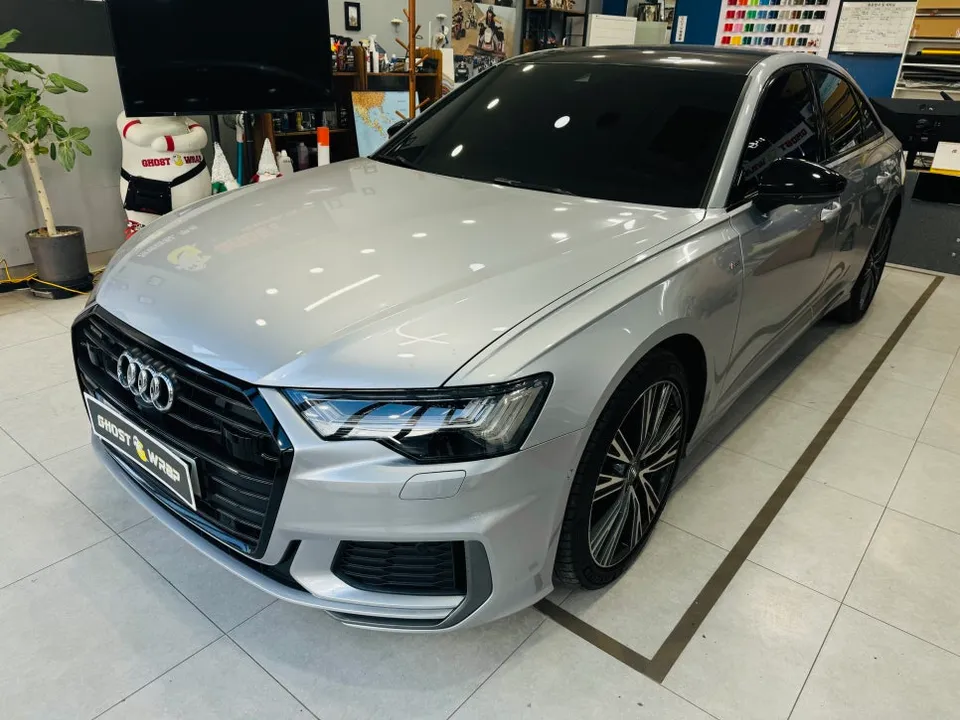 Audi A6 カーラッピング事例｜費用目安・仕上がり 施工写真 2-1