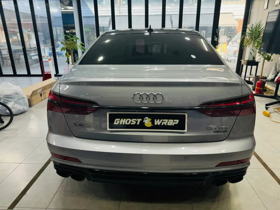 Audi A6 カーラッピング事例｜費用目安・仕上がり 施工写真 1-2